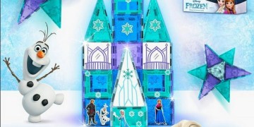 Disney frozen building set with elsa and anna.